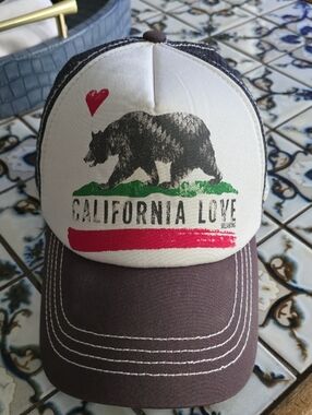 Billabong California Love Bear Trucker Hat